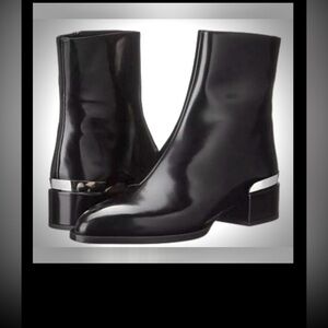 Vince Yasmin Ankle Boots Patent Leather w/ Gilt Hardware in Black Size 7.5